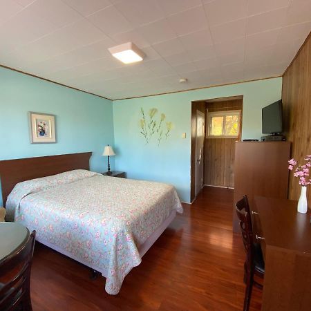 Motel Des Erables Coteau-du-Lac Bagian luar foto