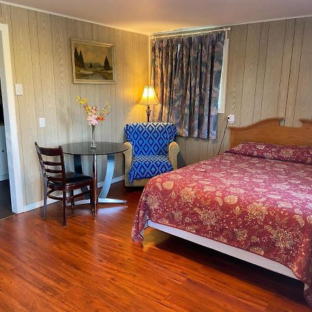 Motel Des Erables Coteau-du-Lac Bagian luar foto
