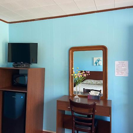 Motel Des Erables Coteau-du-Lac Bagian luar foto