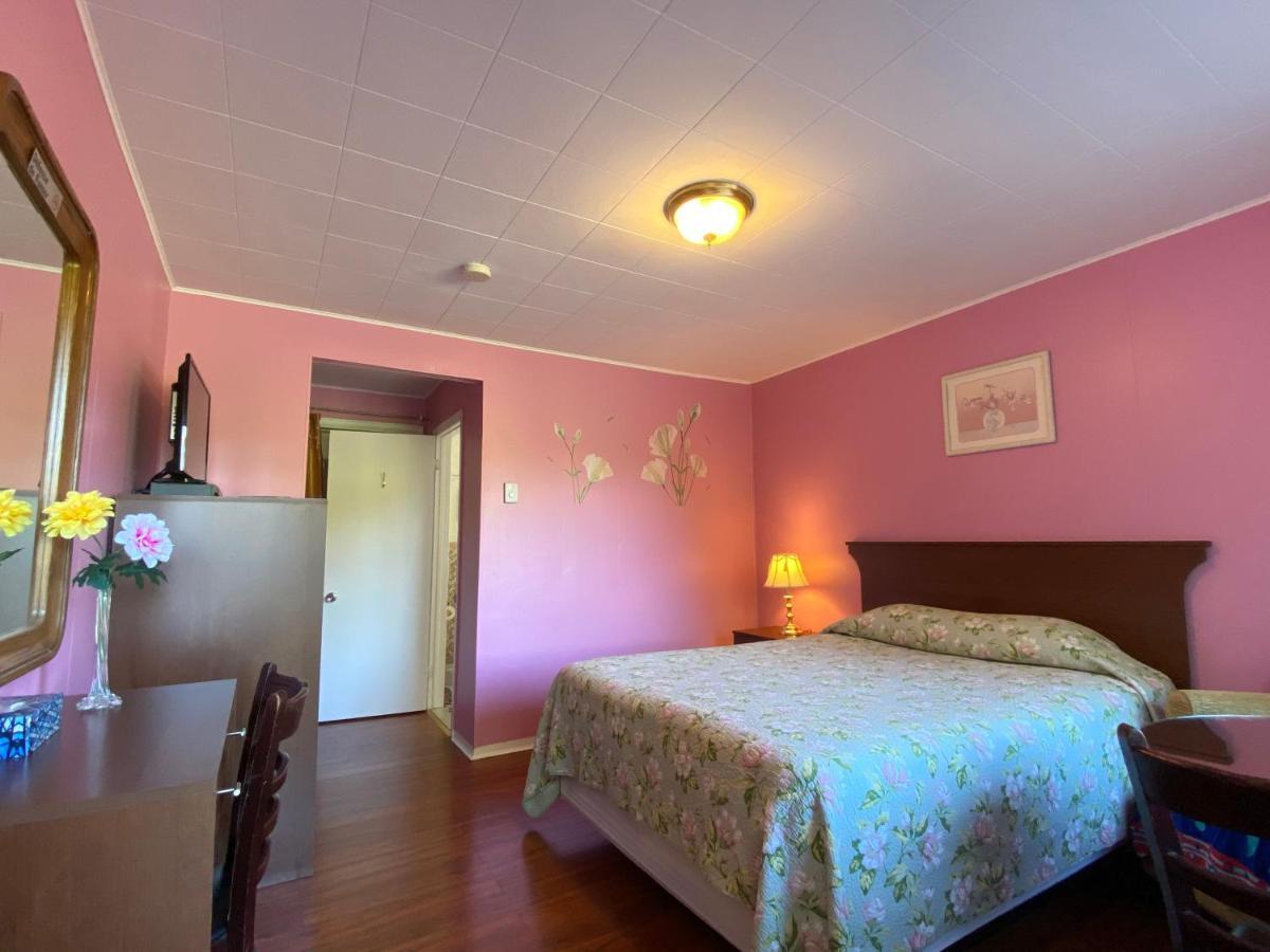 Motel Des Erables Coteau-du-Lac Bagian luar foto