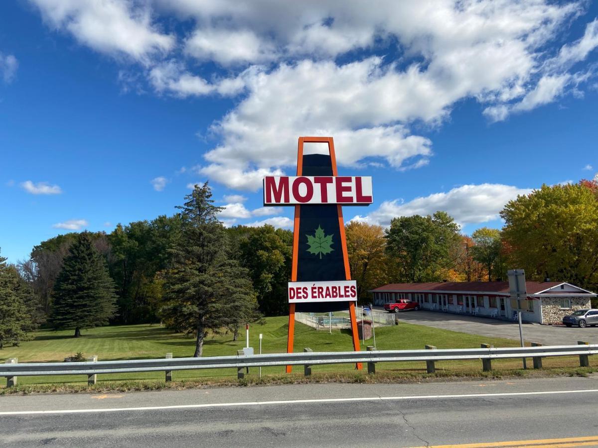 Motel Des Erables Coteau-du-Lac Bagian luar foto