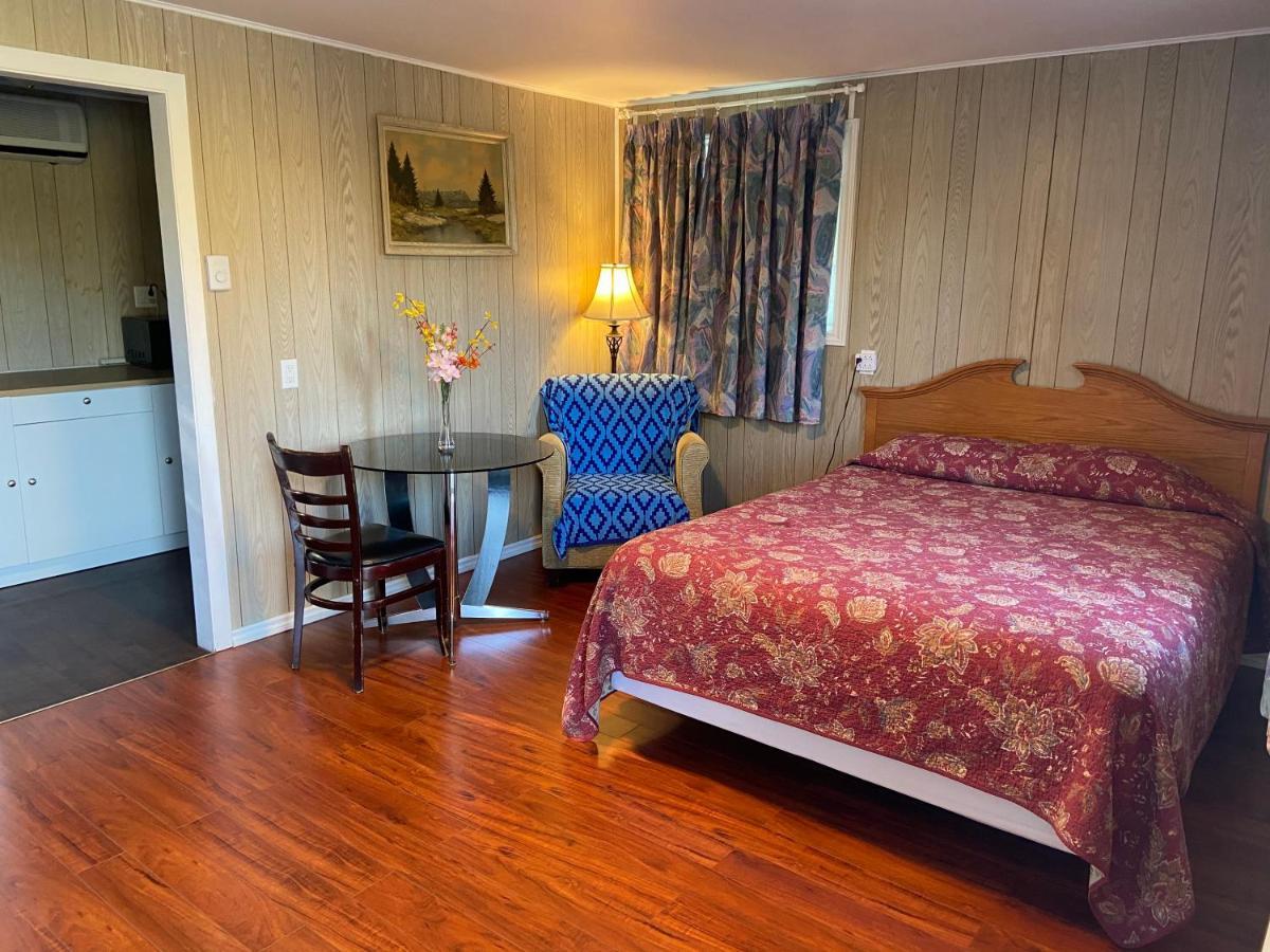 Motel Des Erables Coteau-du-Lac Bagian luar foto