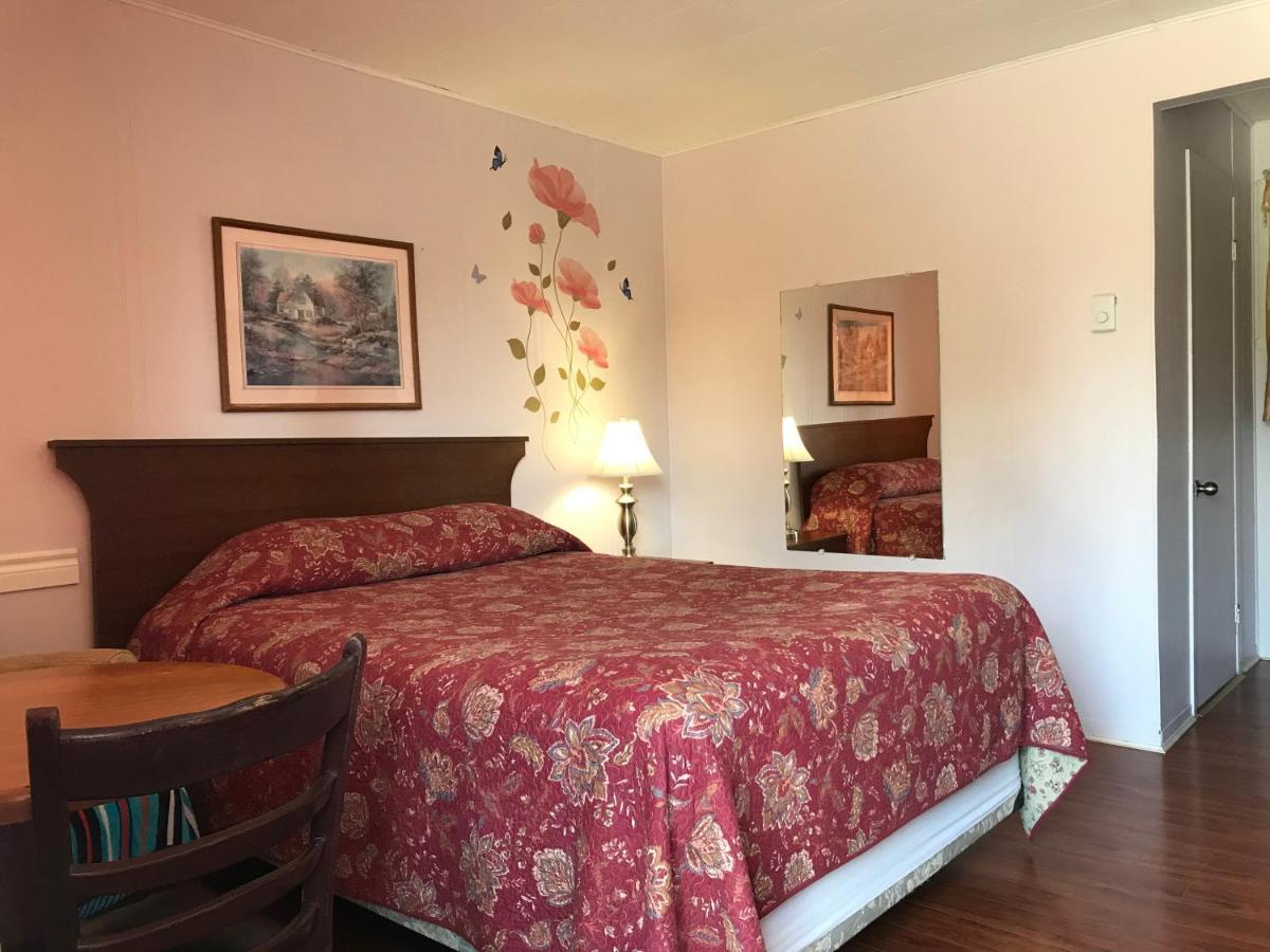 Motel Des Erables Coteau-du-Lac Bagian luar foto