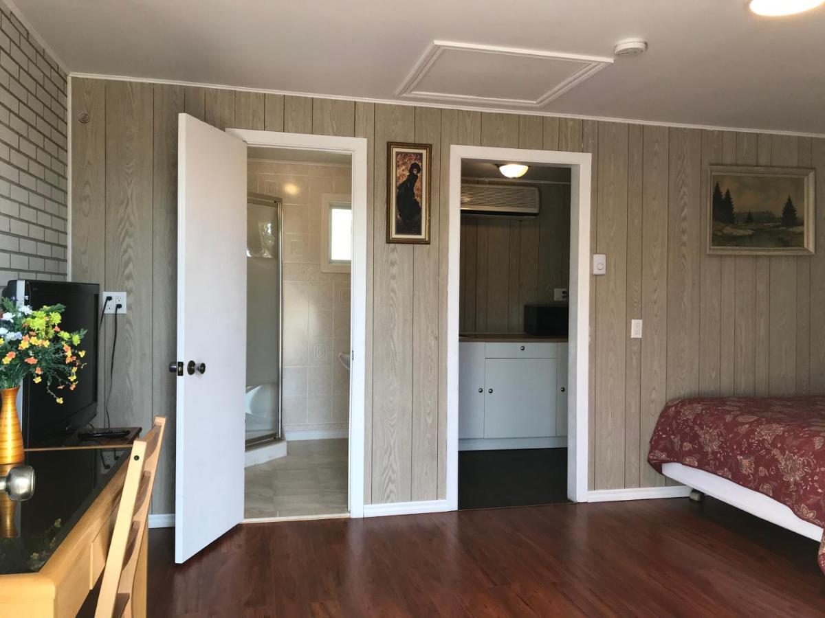 Motel Des Erables Coteau-du-Lac Bagian luar foto
