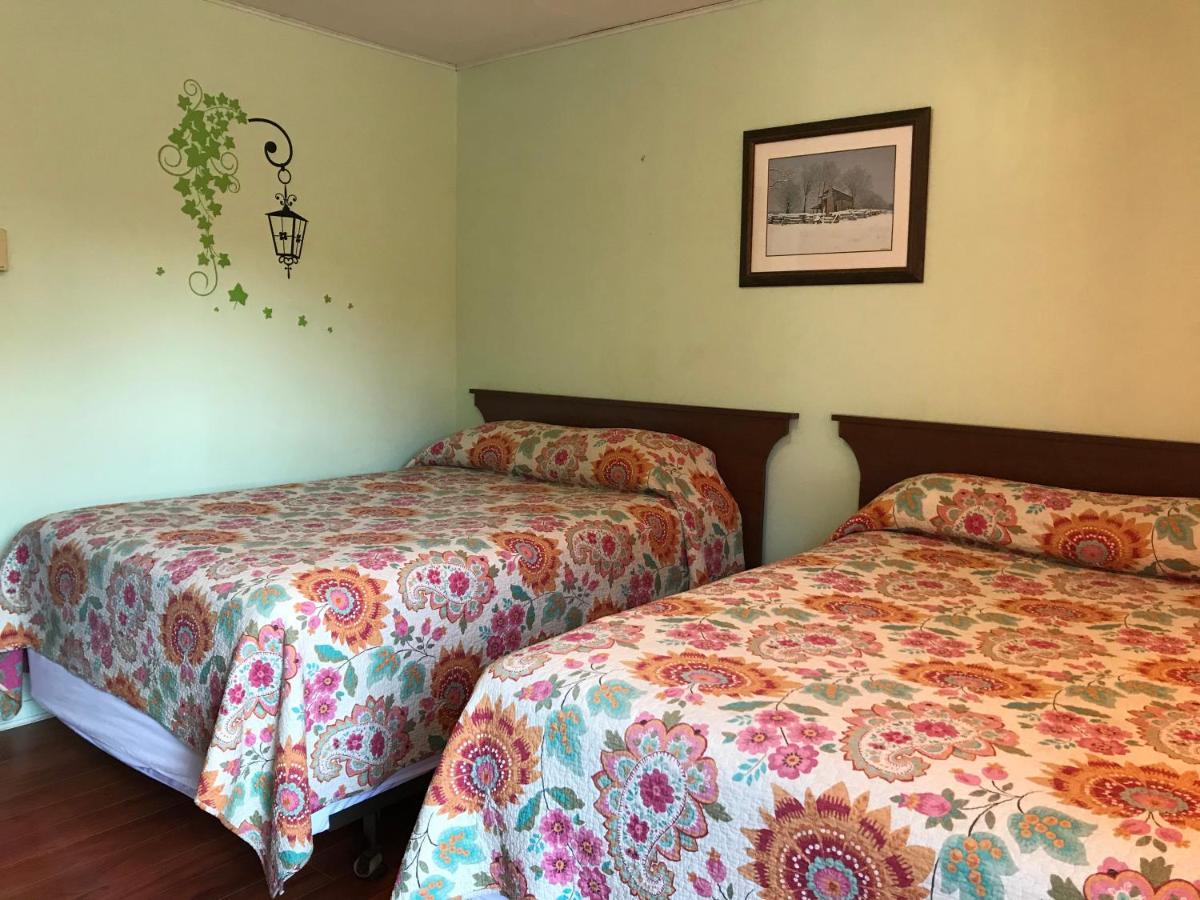 Motel Des Erables Coteau-du-Lac Bagian luar foto