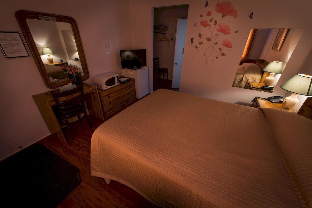 Motel Des Erables Coteau-du-Lac Bagian luar foto