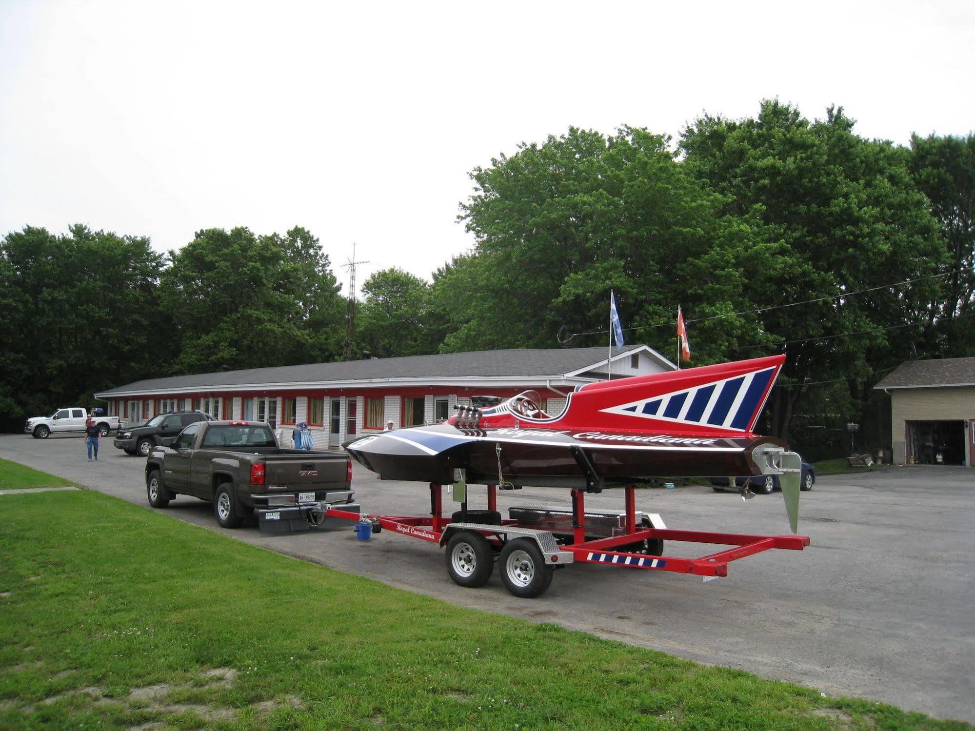 Motel Des Erables Coteau-du-Lac Bagian luar foto